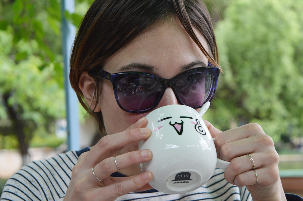 elvira-stein-china-2015-kunming-elvira-with-coffee-mug